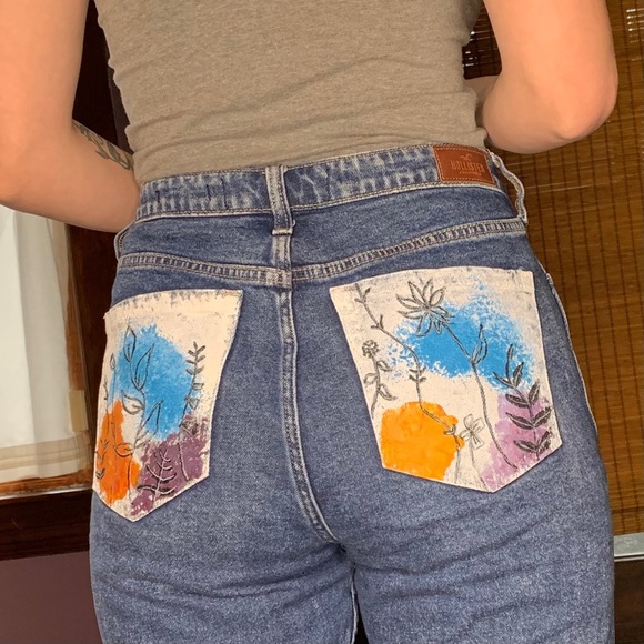 Dark Wash Hollister Trendy Mom Jeans - Picture 5 of 5